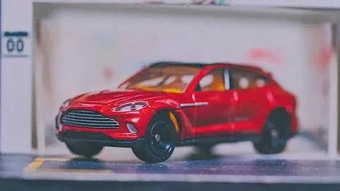 Tomica No 75 Aston Martin DBX