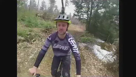 Aaron Chase takes the Leatt DBX 2.0 Helmet for a Spin